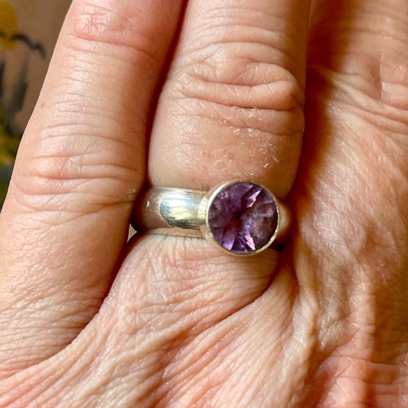 2ct AMETHYST set in Sterling Ring. Winner! MOST UNIQUE STONE & SETTING! MUST SEE - Picture 9 of 16